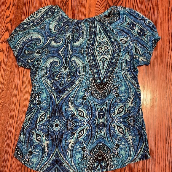 NEW women’s IZOD brand blouse short sleeve. Blue/teal/black pattern.Size small. - Picture 7 of 8
